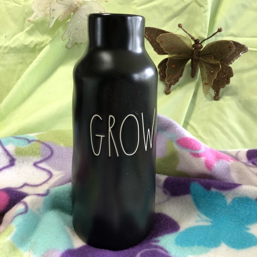 Rae Dunn Flower Vase - Picture 1 of 2